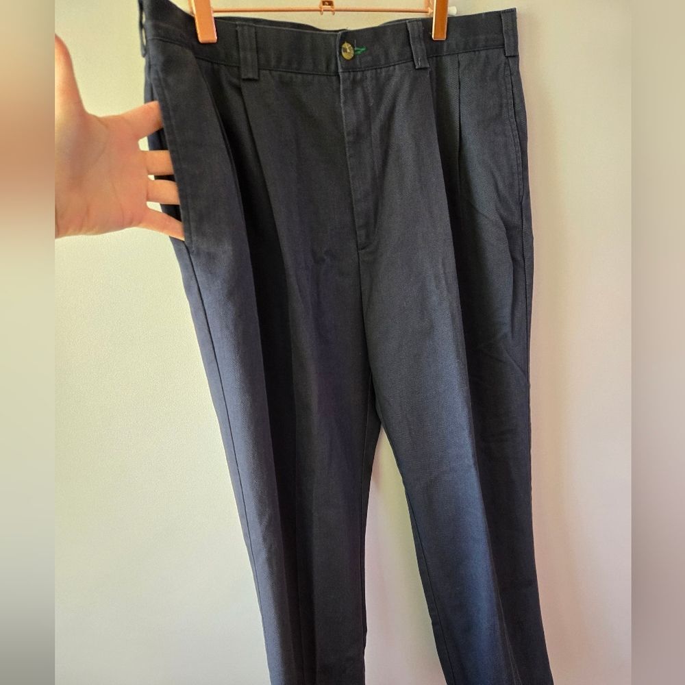 🔥 VINTAGE 90s Tommy Hilfiger Crest Logo Chinos - Navy Pleated Aesthetic 34x30 - Picture 2 of 12